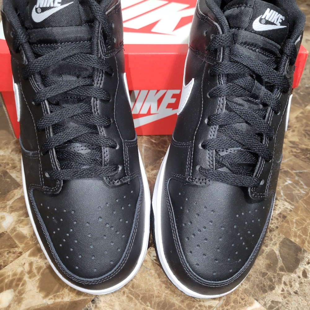 Nike Dunk Reverse Panda Size 10.5 Men - Picture 2 of 8